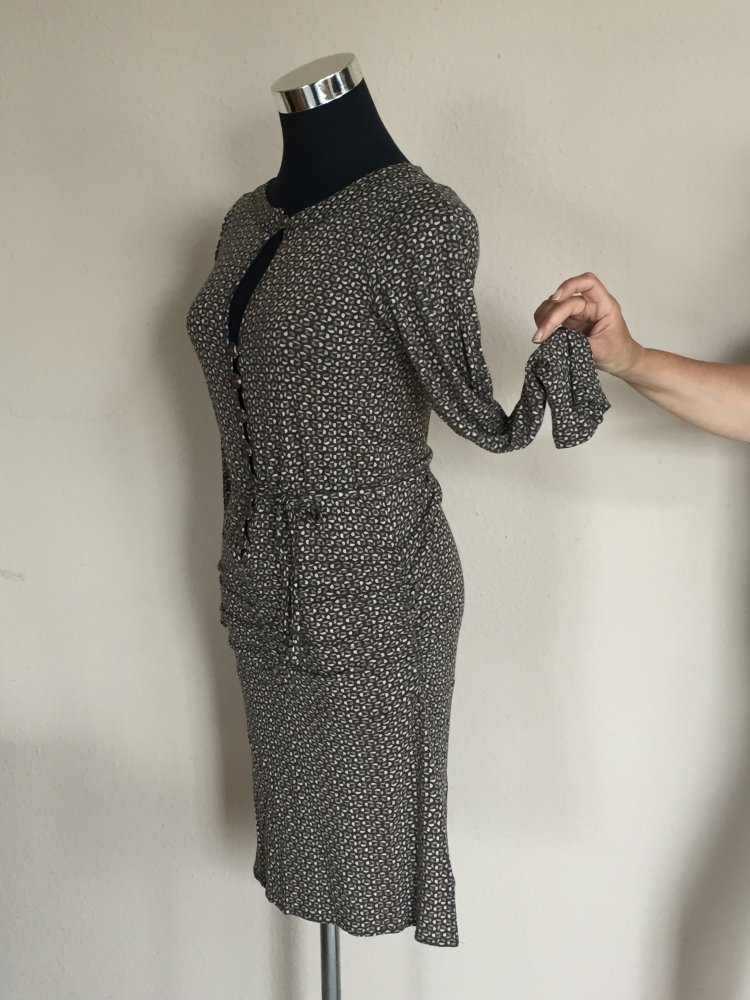 Sexy Woman von Einstein Prog & Prod Gr.34/36 Kleid mit Fledermausärmeln, raffinierter Schnitt