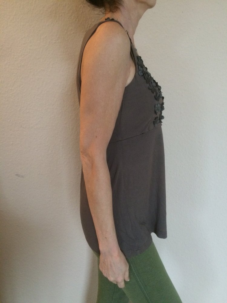 Taifun Empire Tunika Shirt Top Gr.S/M Taupe Farben mit Struktur Blumen ums Dekolte