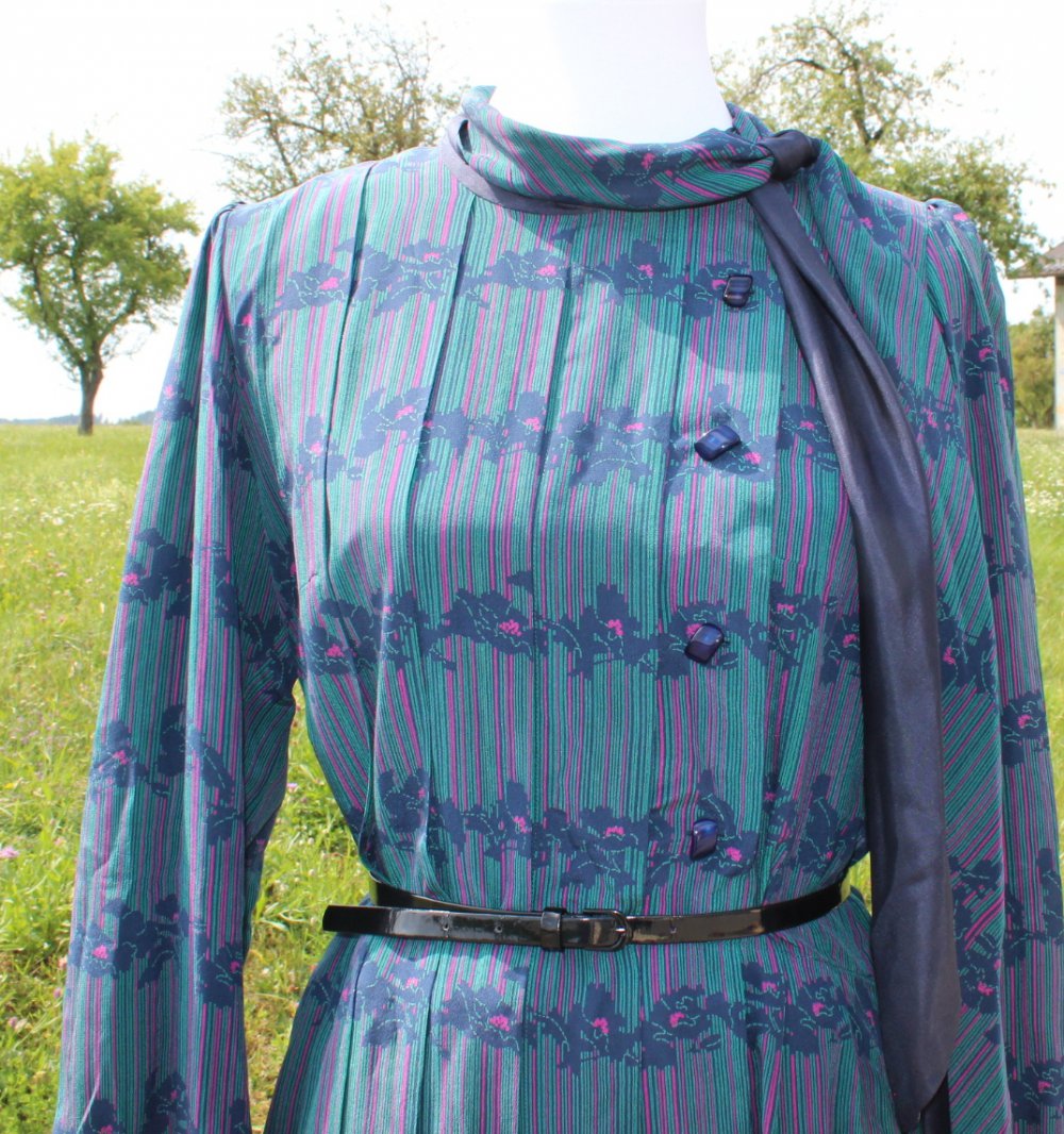 dunkelblaues True Vintage Kleid mit Blumenmuster und Streifen, ca. Größe 38, Herbstkleid