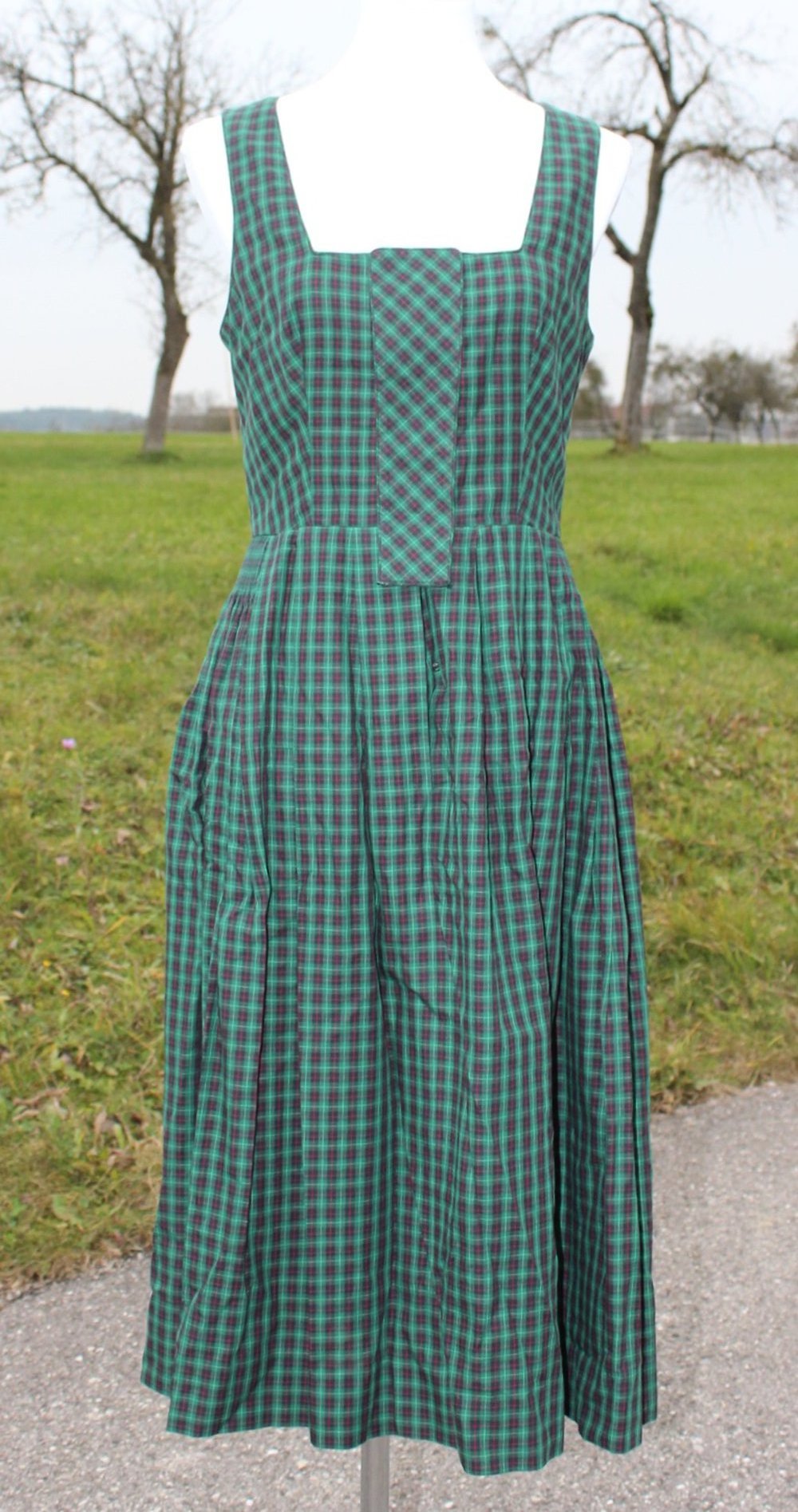 schwarz grün rot kariertes True Vintage Dirndl, Werkstätte Beurle, ca. Größe 40