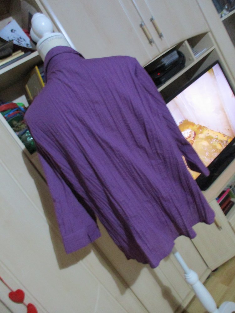 neue bluse,schönes sattes lila,gr.48,von bexleys woman,crinklestoff,