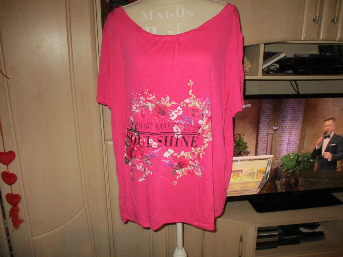 neu,t-shirt,pink.blumenmuster,grösse 50,von janina,glitzer,steinchen,spruch