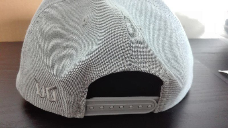 Graue Cap