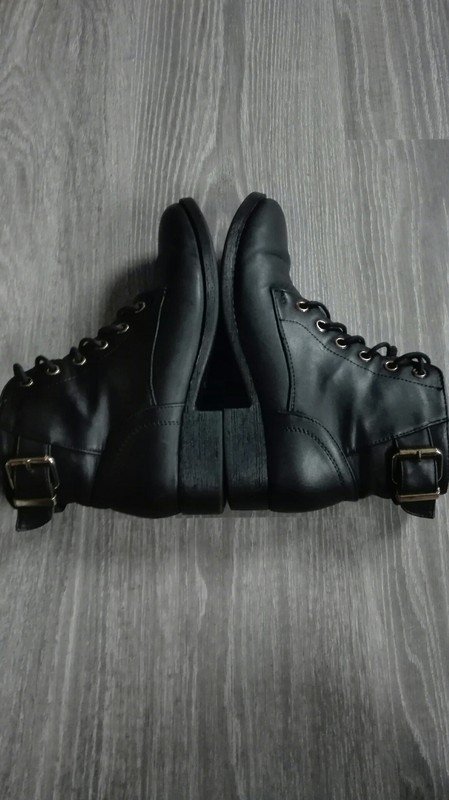 Schwarze Stiefeletten