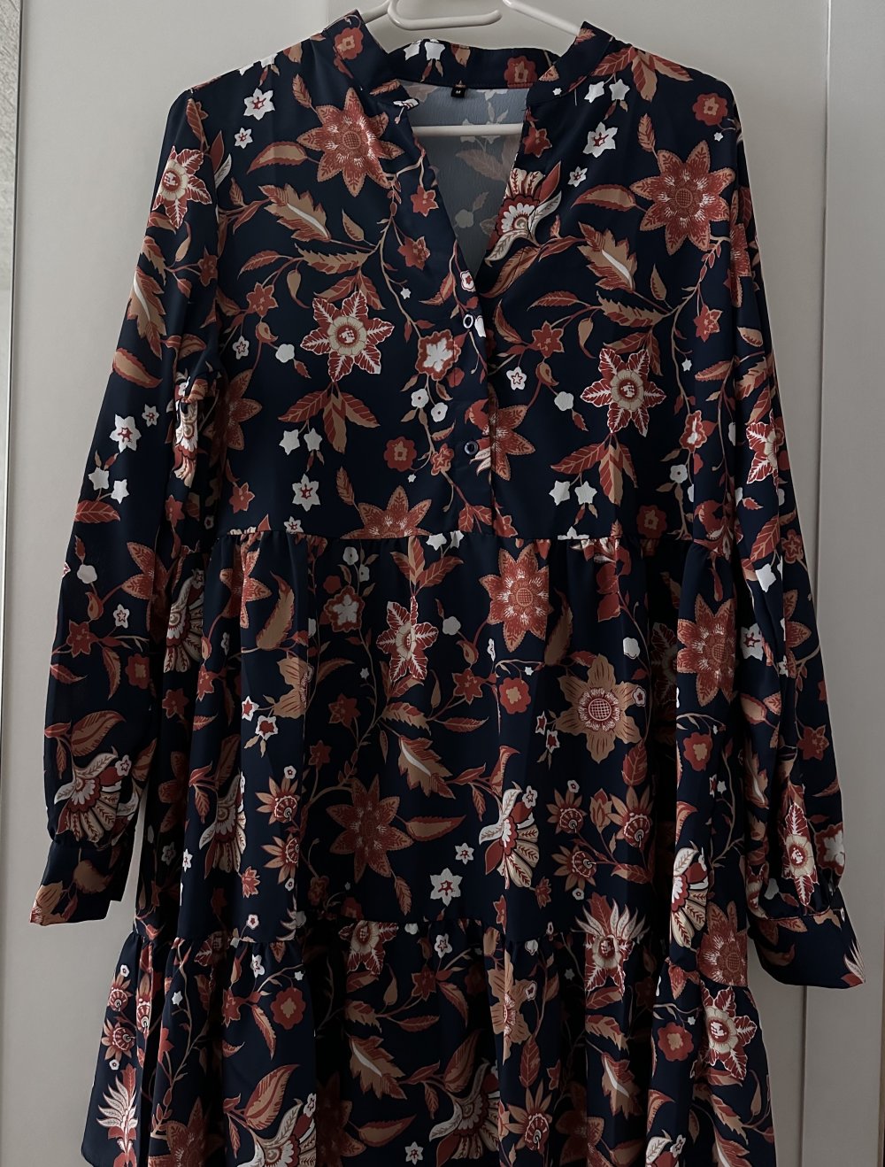 Sehr schickes Blumenkleid
