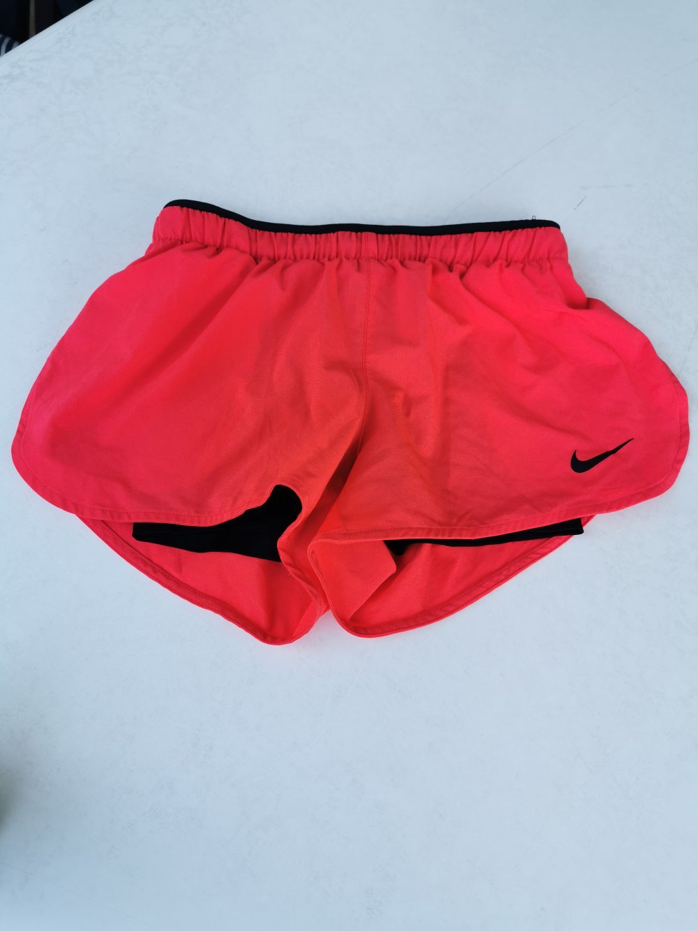 Coole Nike-Sporthose in Orange