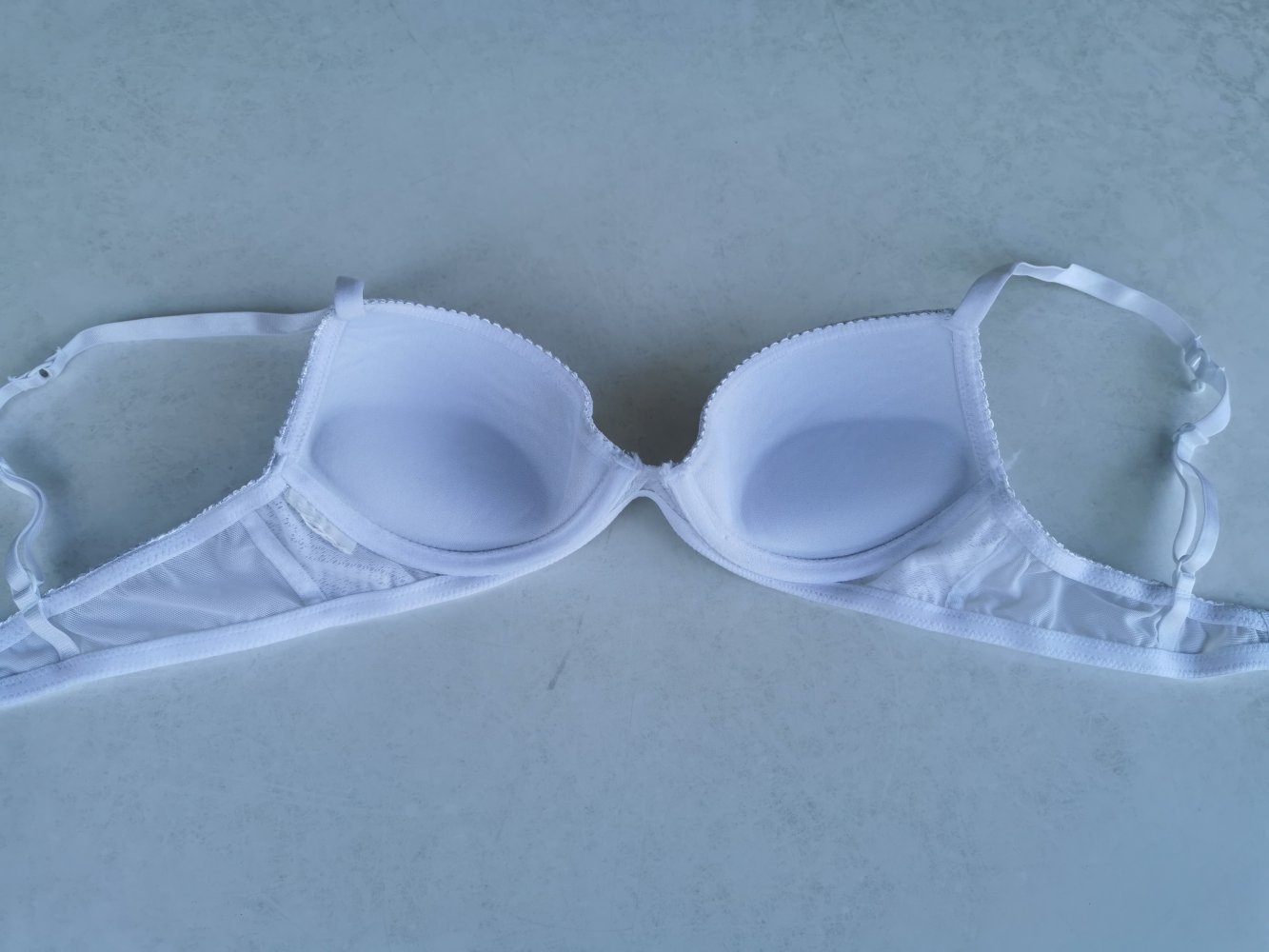Strahelnd weißer Pushup-BH von H&M