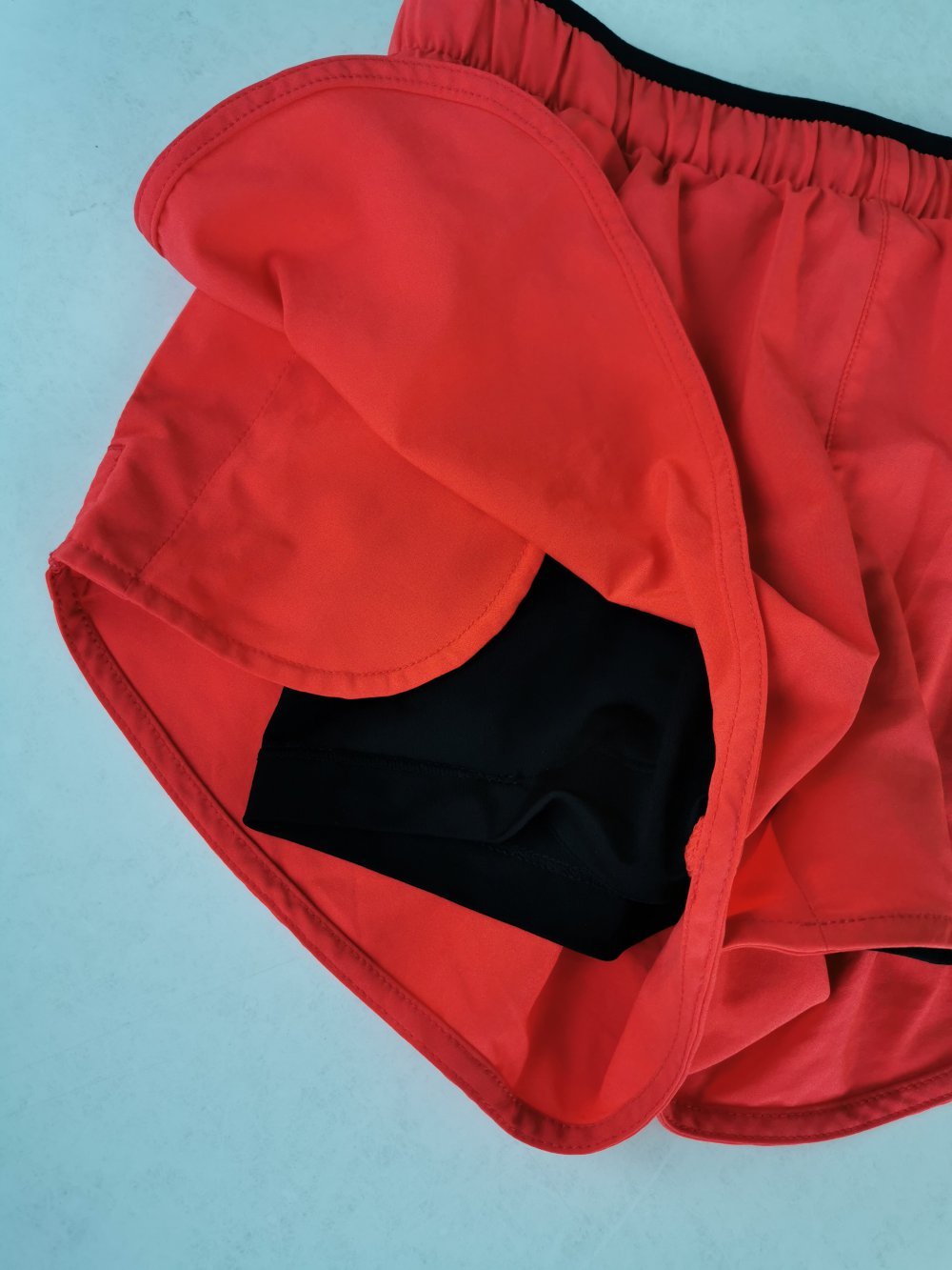 Coole Nike-Sporthose in Orange