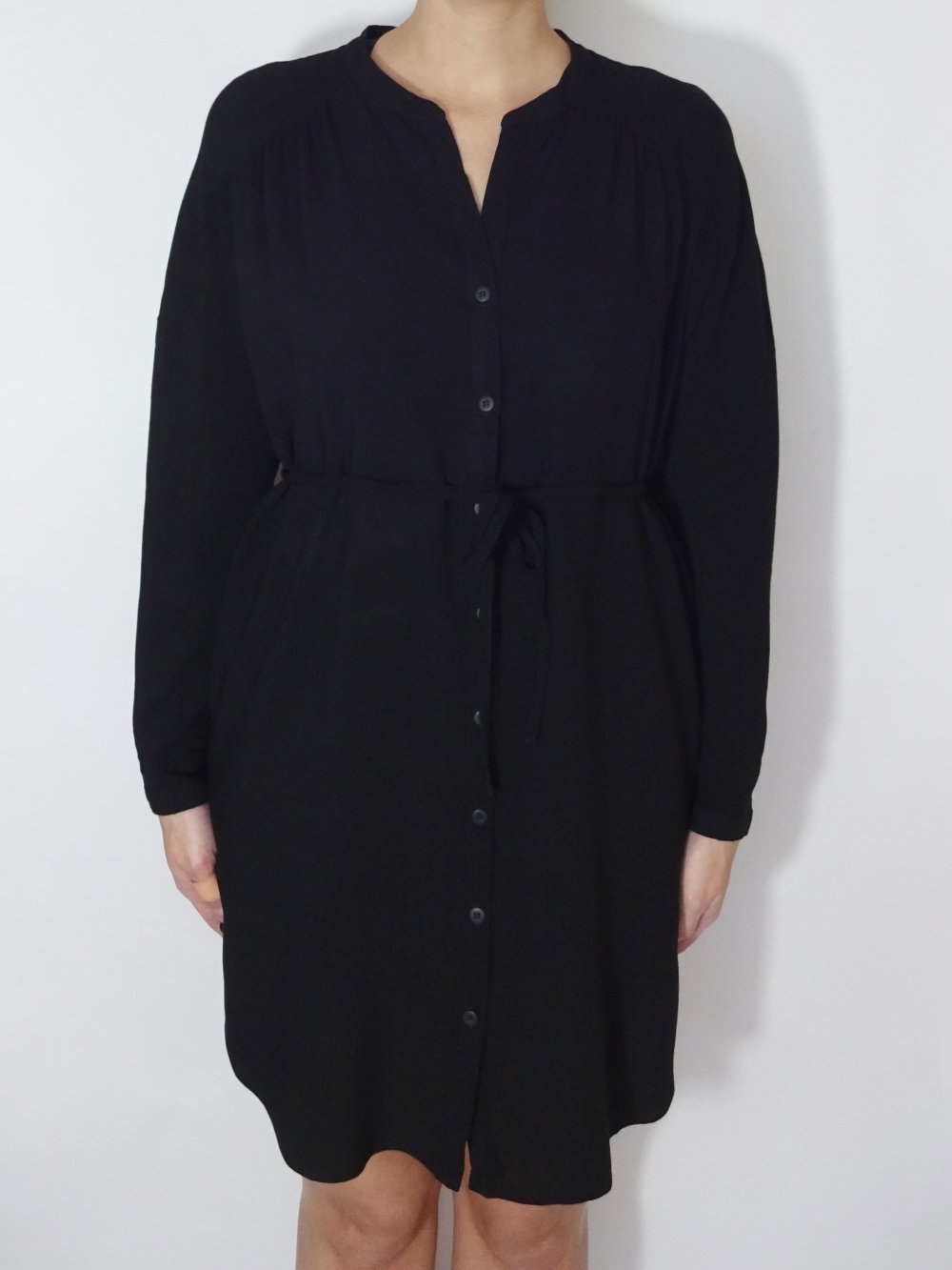 Schwarzes Blusenkleid Basic Klassiker Hemdkleid Hemdblusenkleid Urban Outfitters Gr. L