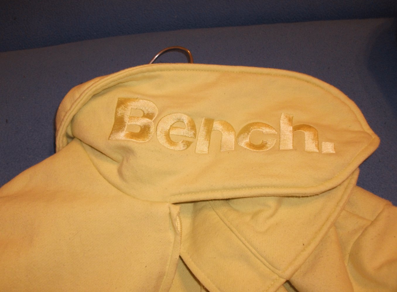 Gelbe Sweat Jacke bon Bench