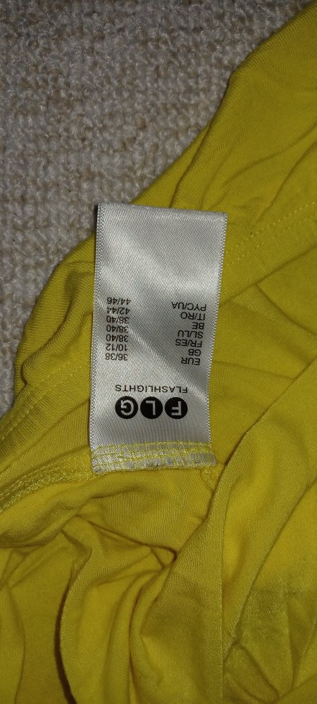 gelbes Shirt