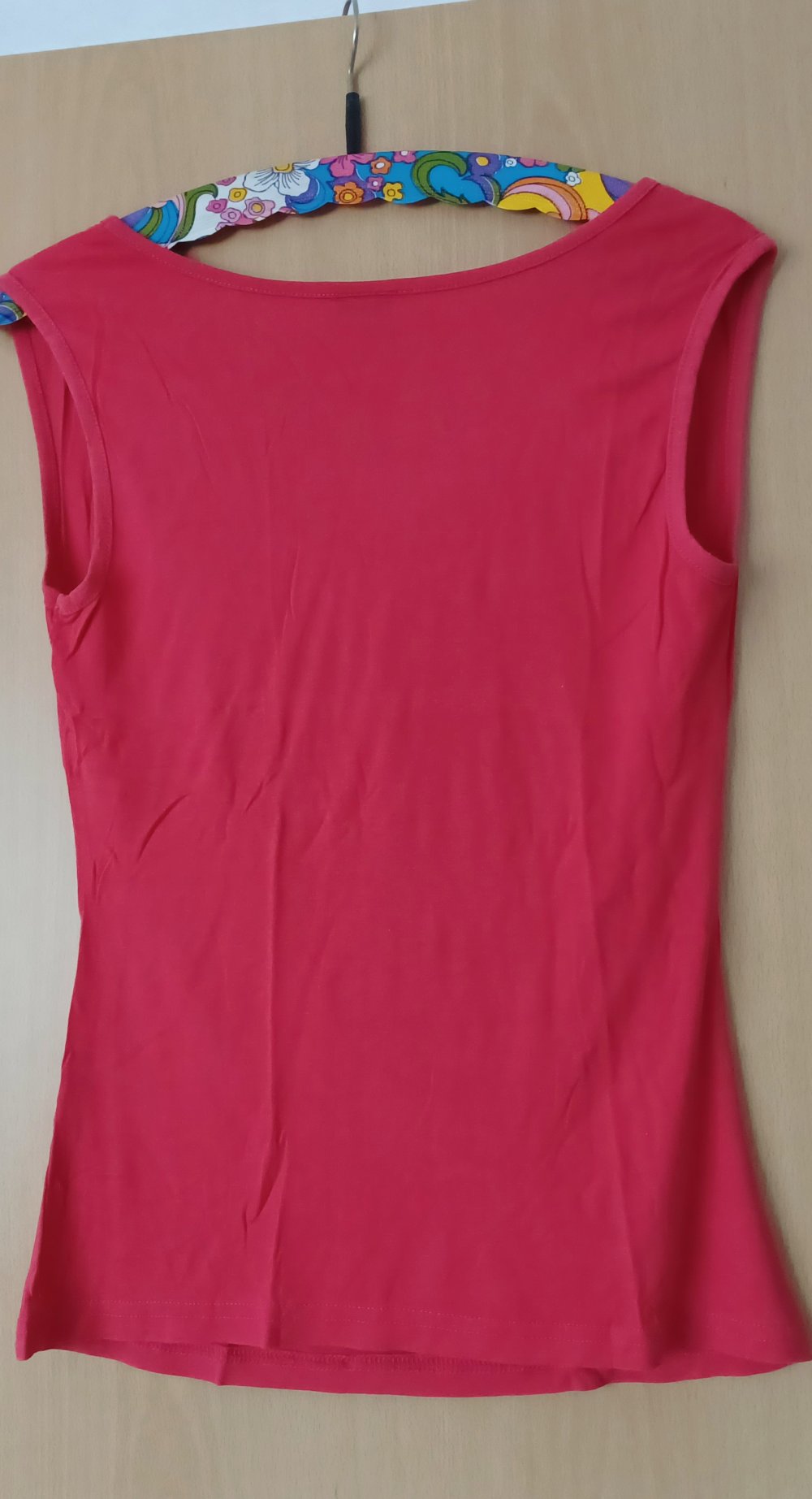 rotes Shirt