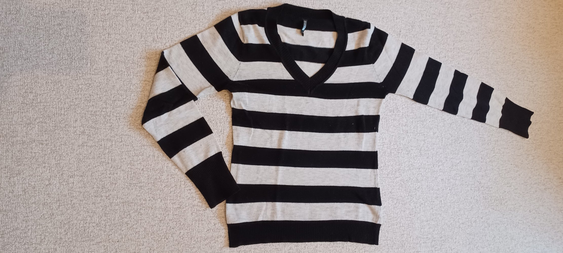 Damenpullover schwarz/weiss