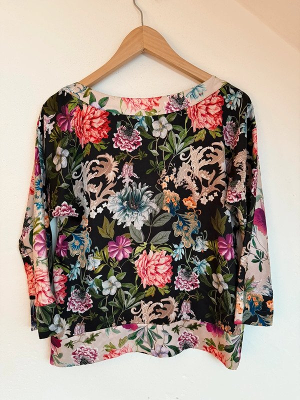 NEU * Blumen * Blüten * Romantik * Flower * Seiden- Satin * Reinschlupf * Wende * Tunika * Bluse 