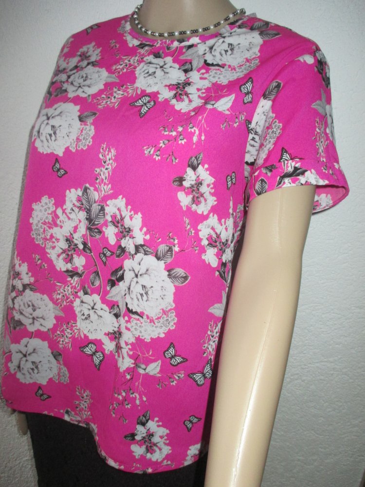 NEU * Blumen * Blüten * Romantik * Flower * Butterfly * Schmetterlinge * Seiden- Satin * Reinschlupf  * Tunika * Bluse 