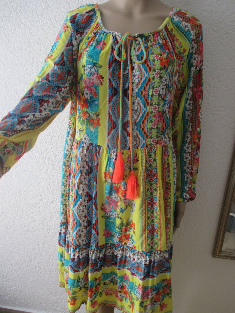 NEU * Romantik * Blumen * Blüten * Flower- Power * Festival * Boho * Ibiza- Style * Baby- Doll * Volant * Kleid 