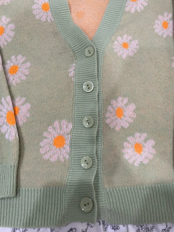 NEU * Original * Flower- Power * Margeriten * Blumen * Blüten * VINTAGE * Wie selbst gestrickt * Wolle * Cardigan * Strickjacke * Gr. 38- 40/ S- M * lind- grün * gelb * weiß *
