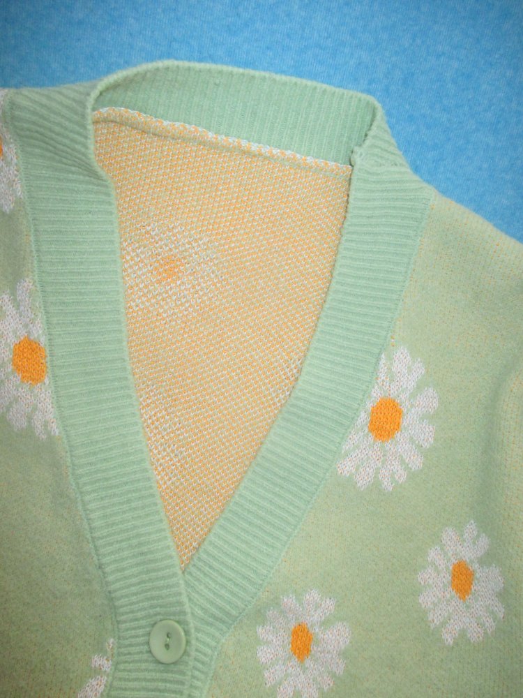 NEU * Original * Flower- Power * Margeriten * Blumen * Blüten * VINTAGE * Wie selbst gestrickt * Wolle * Cardigan * Strickjacke * Gr. 38- 40/ S- M * lind- grün * gelb * weiß *