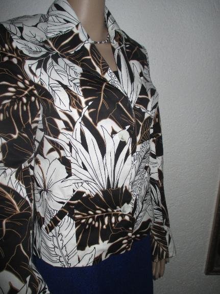 NEUw * Ausgefallen * edel * Blumen * Blüten * Flower- Power * DESIGNER * Baumwolle * Kostüm * Anzug * Kurz- BLAZER * Gr. 36- 38/ S * schwarz * weiß * hell- braun *