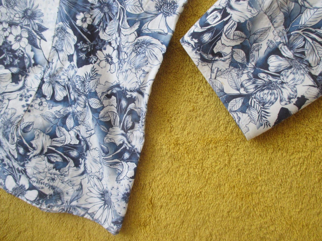 NEU * Stylisch * Business * Anlass * Freizeit * Blumen * Blüten * Flower- Power * Langarm * Hemd 