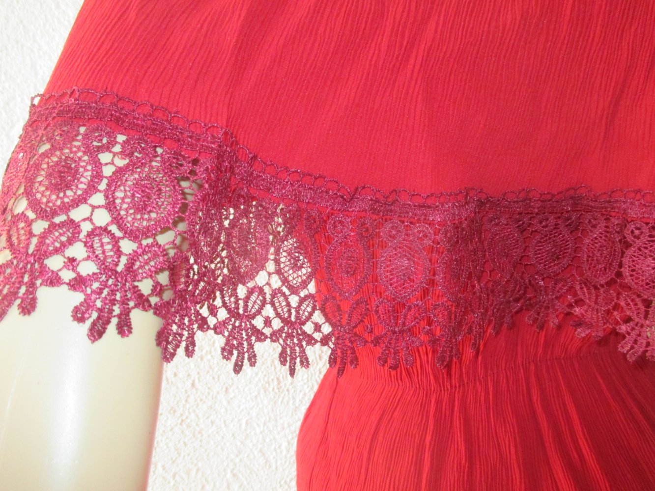 NEU * DESIGNER * Blumen * Blüten * Flower * Lace- Spitze * Crinkel * Knitter * Off Shoulder * Carmen * Bluse * Tunika * Gr. 34, 36- 38/ XS- S * dunkel- wein- bordeaux- rot *