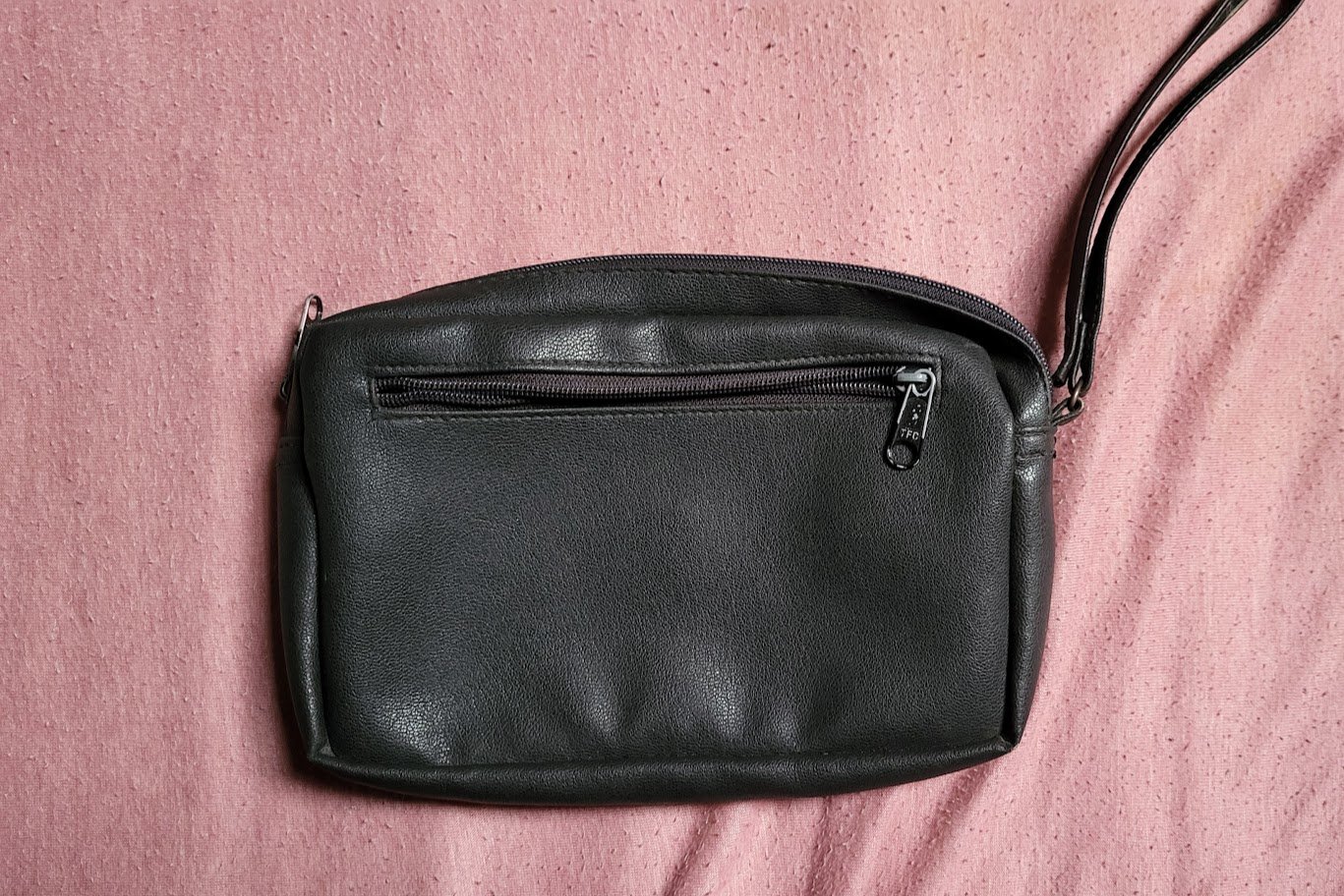 Schwarze Herrentasche Lederimitat