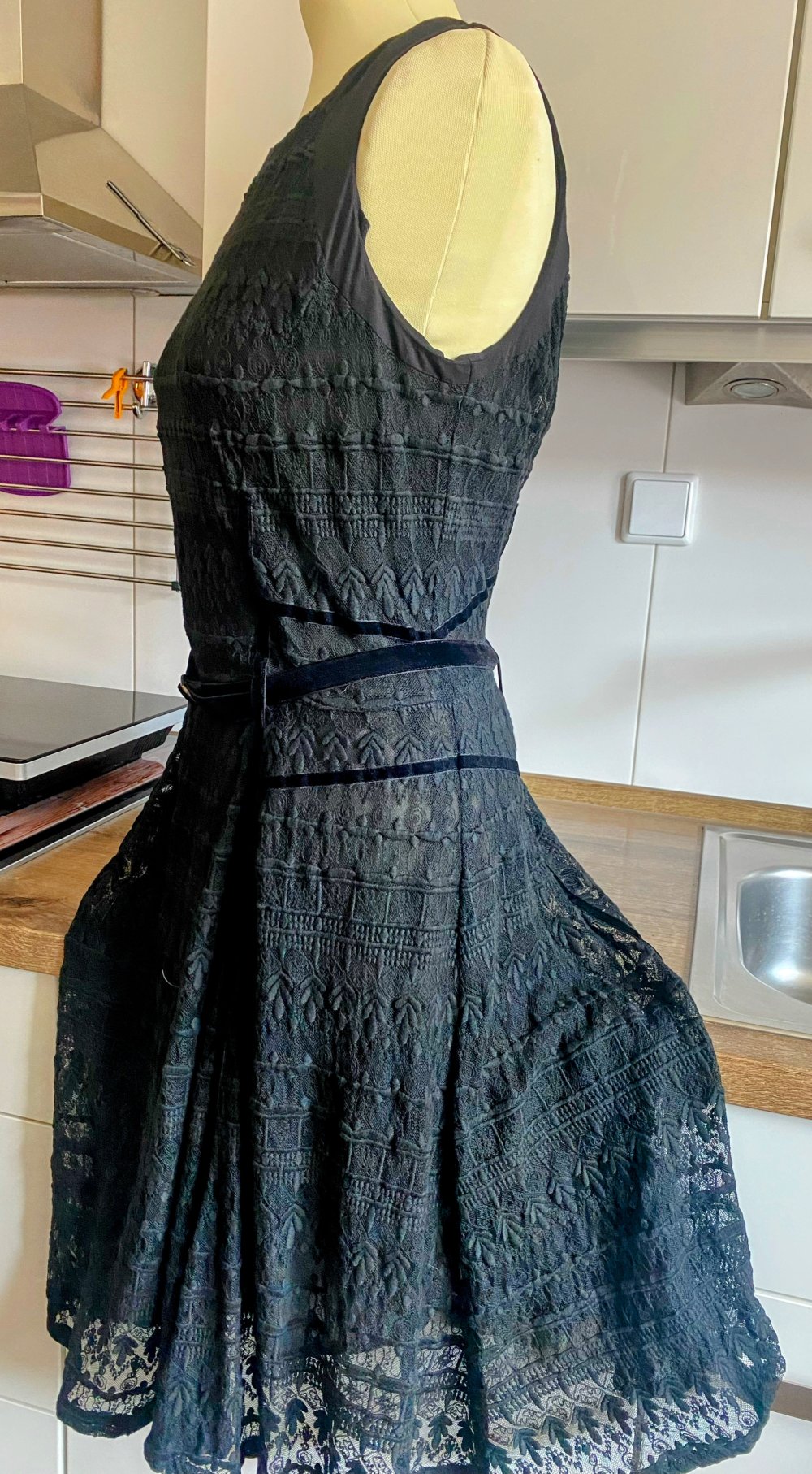 NEU Damen Abendkleid aus Spitze Gr.38 Schwarz von Malvin 