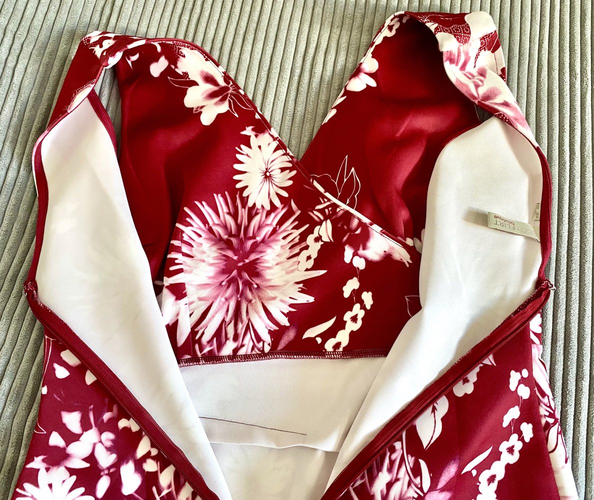 Damen kleid Sommer Wickeloptik ärmellos Gr.40, geblümt  Bodyflirt Boutique NW 