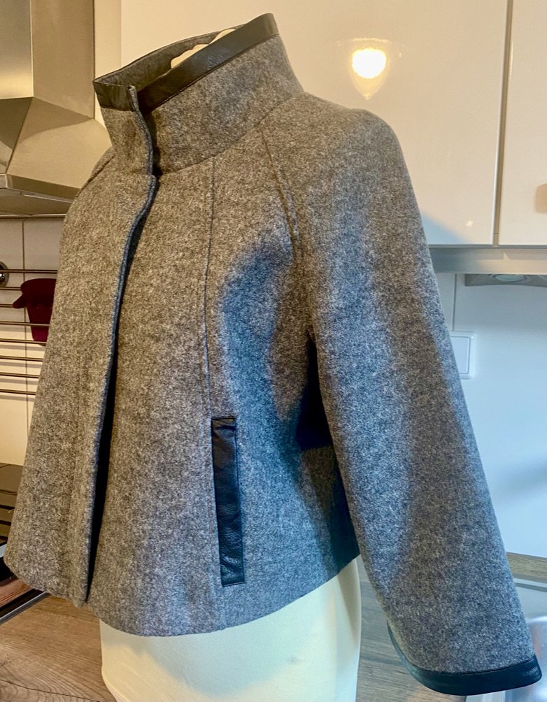 NEU Damen Mantel kurze Jacke Gr.38 Grau/Schwarz von Lisa Campione (Made in Italy)