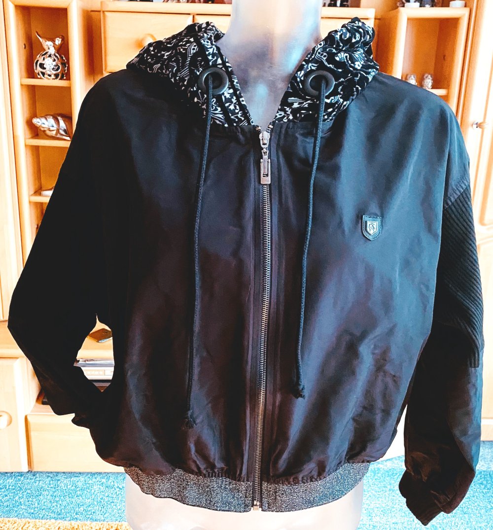 NEU Damen Jacke Blouson Bomberjacke mit Kapuze Gr.M in Schwarz von Lisa Campione 