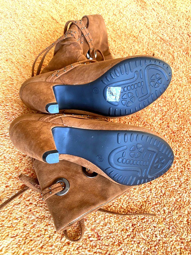 NEU Damen Schuhe Stiefeletten aus Samt-Imitat Gr.39 in Kognak Stylische Stiefeletten Stylische Stiefeletten
