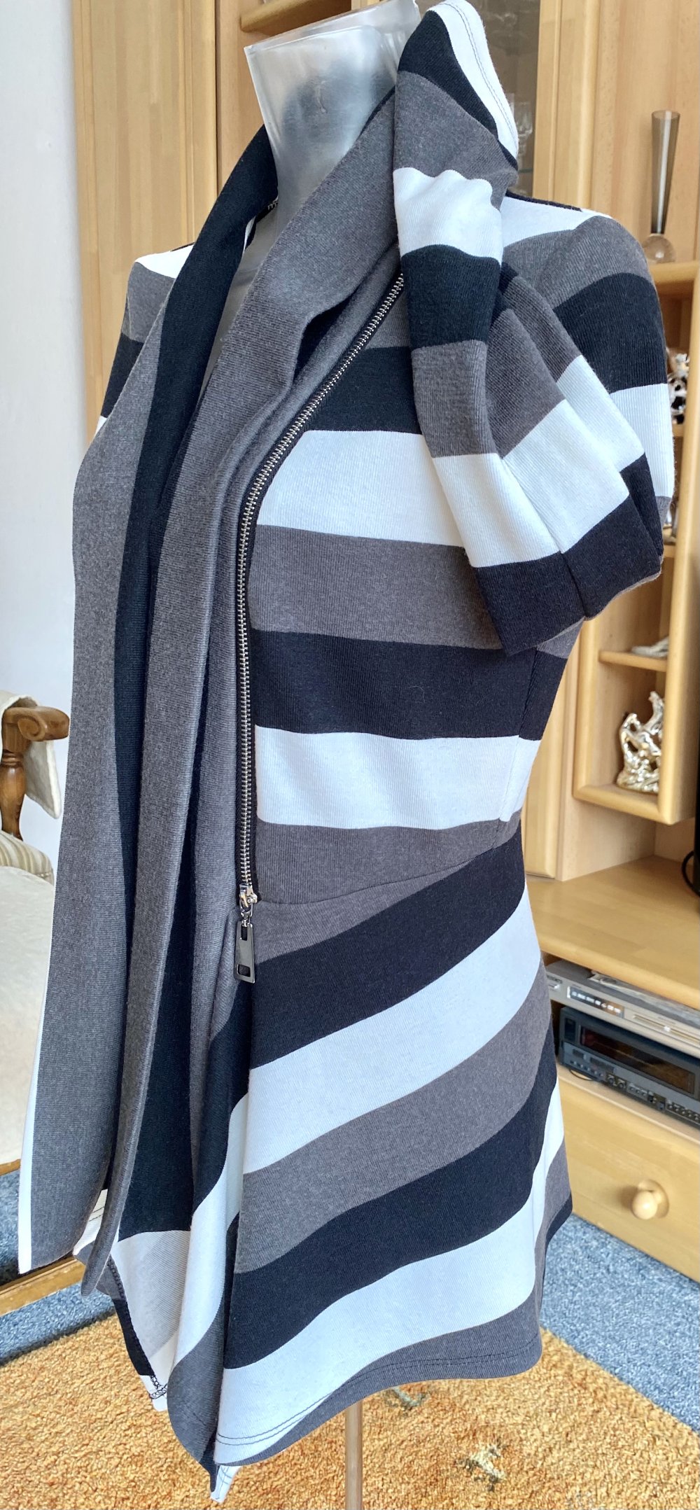 NEU Damen Jacke Jersey Strickjacke mit Schal-Kragen Gr.36 von Frank Lyman P.87€ 