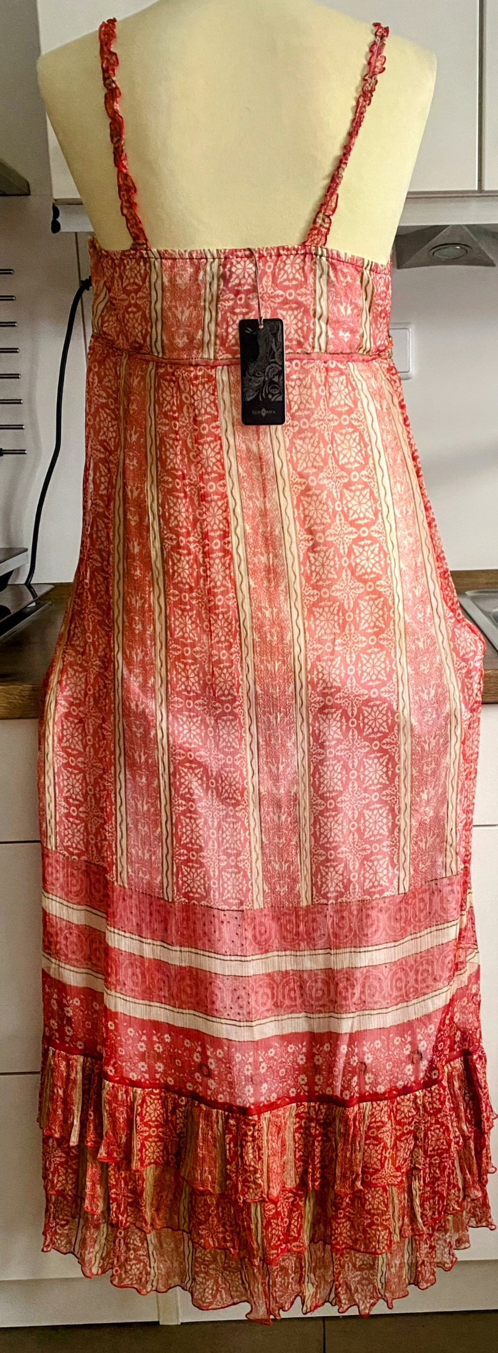 NEU Damen Kleid Sommer Maxi Stufen Gr.S in Rot Multi Floral von SurKana