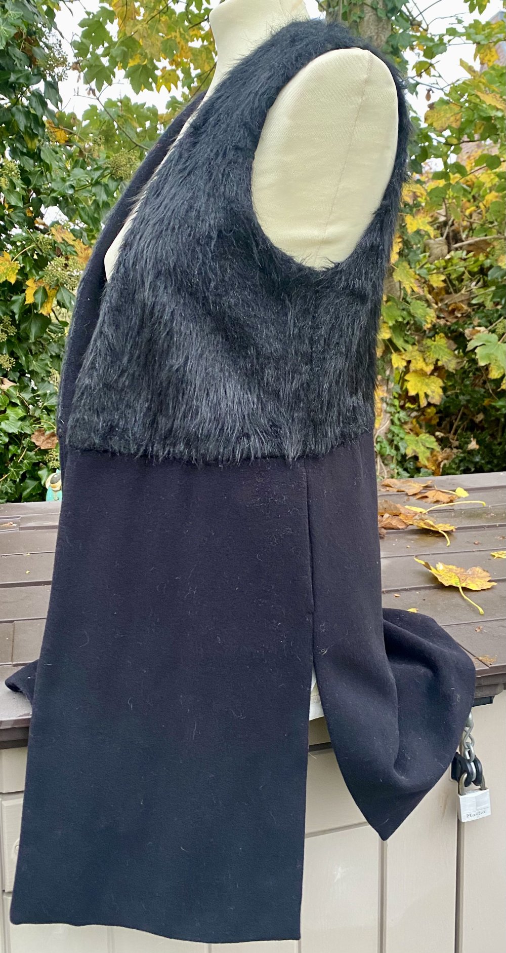 NEU Damen Mantel Elegante lange Damenweste mit Felloptik Gr.36 in Schwarz P.139,95€ 