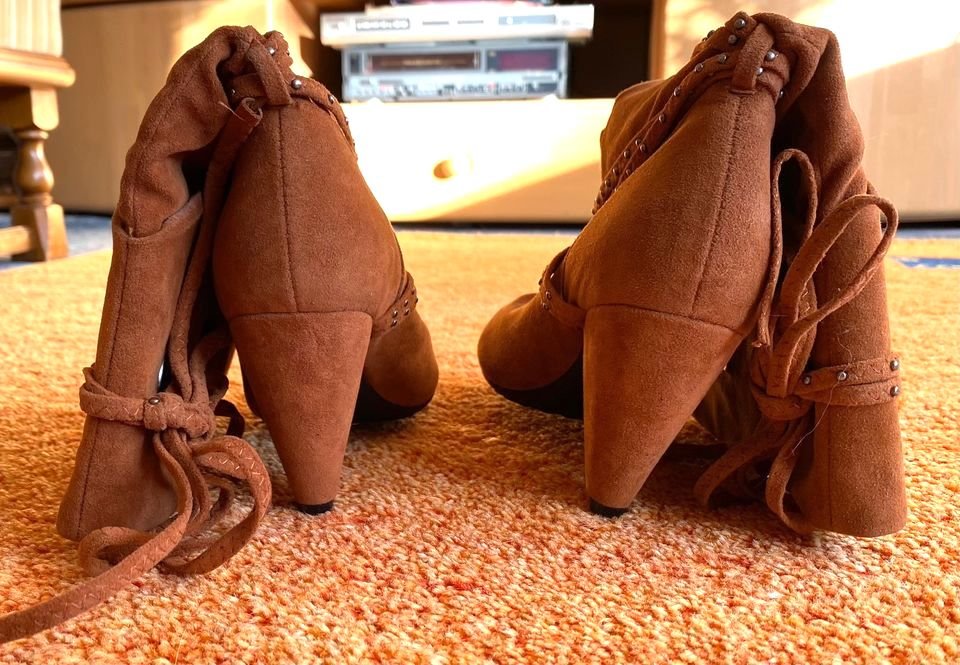 NEU Damen Schuhe Stiefeletten aus Samt-Imitat Gr.39 in Kognak Stylische Stiefeletten Stylische Stiefeletten