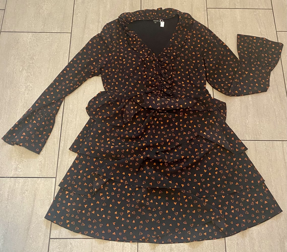 Damen Kleid Rüschen Gr.M Schwarz mit orangenen Herzchen von NIKKIE NW 