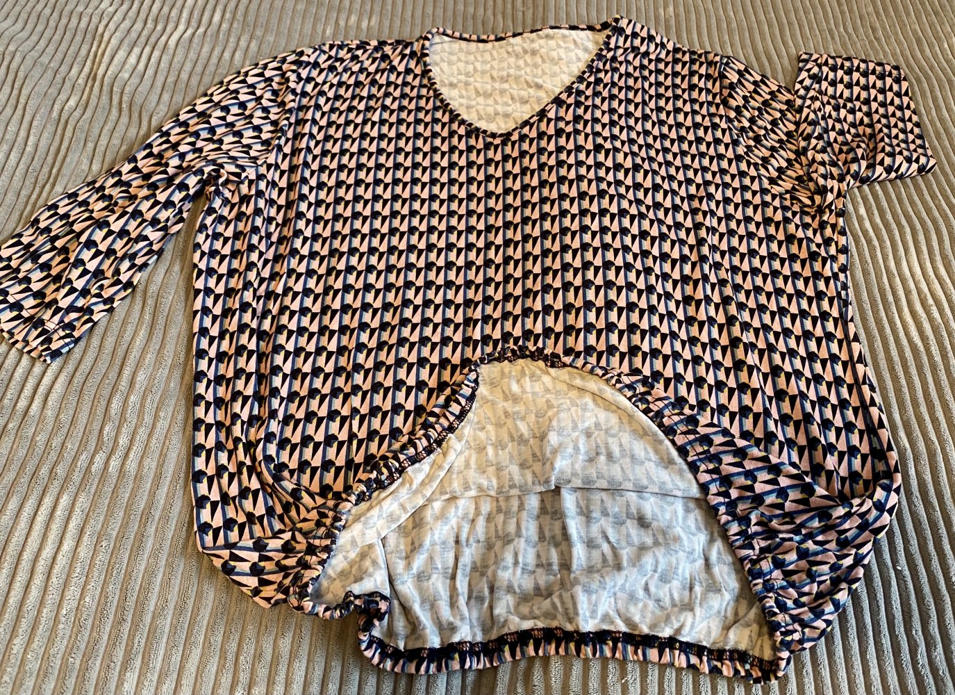 Damen Shirt Pullover Gr.XXXL mit geometrischem Muster NW