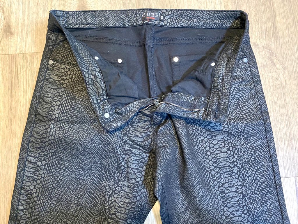 Damen Hose Stretch Jeans 7/8 Hose Gr.40 in Schwarz mit Animal-Muster von Sure 