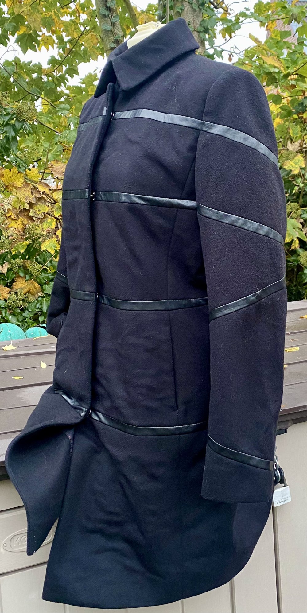 Damen Mantel Elegant Business Gr.38 in Schwarz von HUGO BOSS  