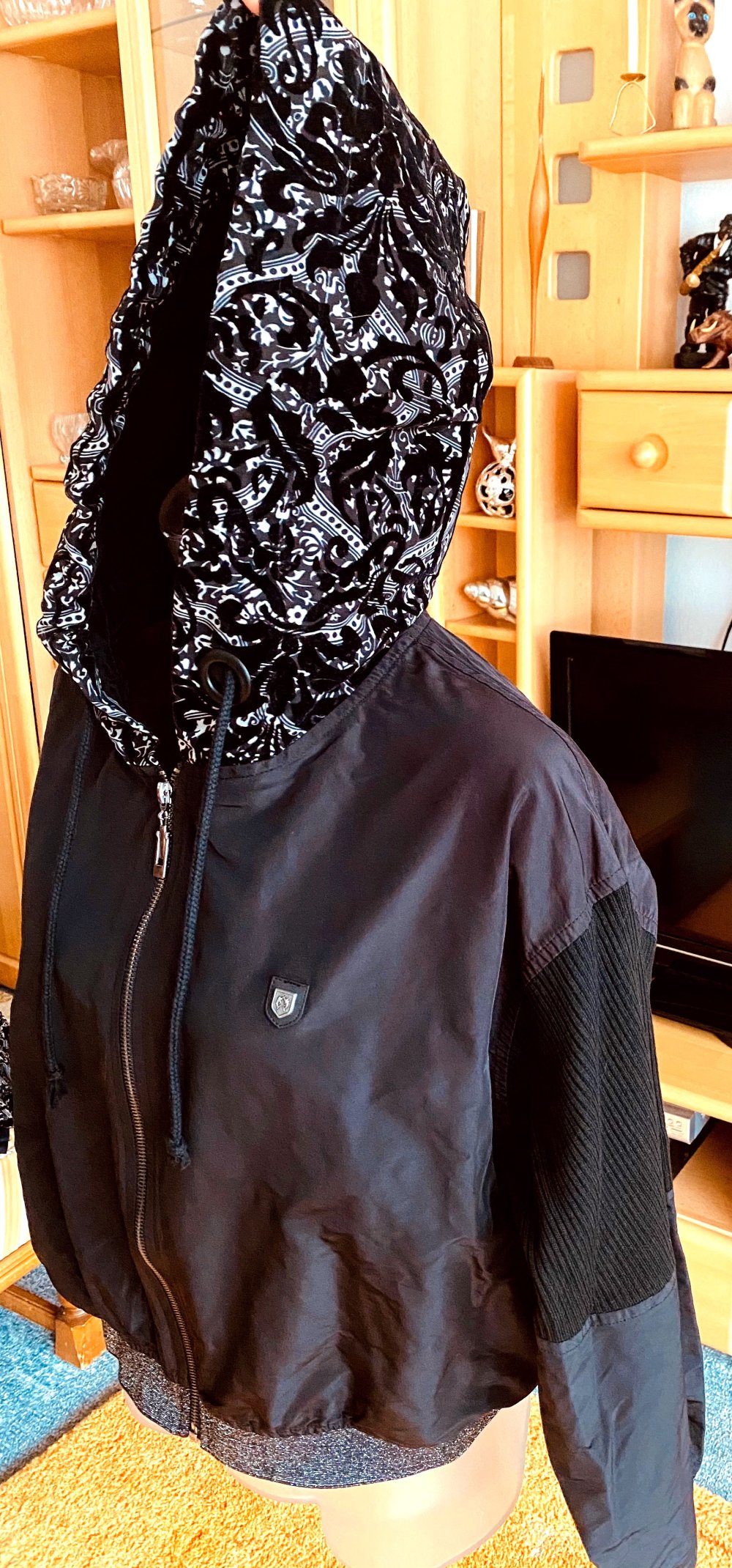 NEU Damen Jacke Blouson Bomberjacke mit Kapuze Gr.M in Schwarz von Lisa Campione 