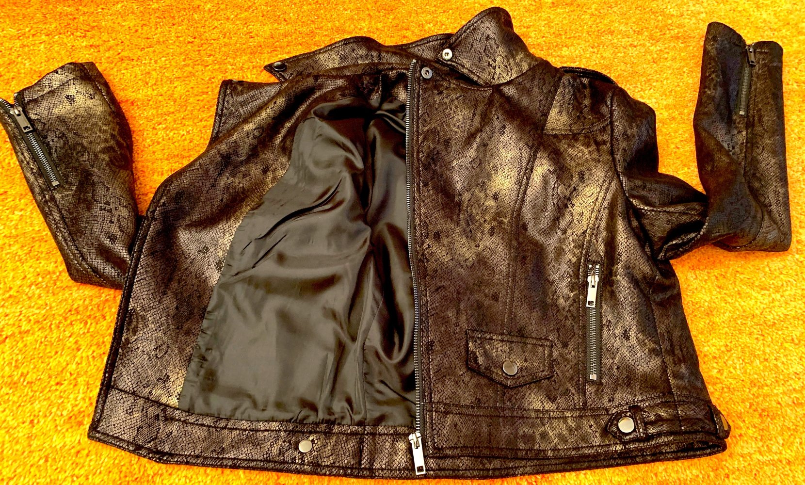 NEU Damen Jacke Bikerjacke Lederimitat mit Nieten Gr.S Braun/Schwarz Animalprint 