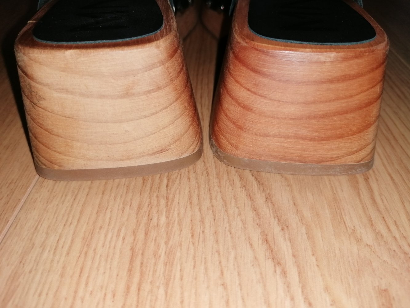 Mango MNG Damen Clogs Pantoletten Plateausohle Holzsohle Nieten Gr. 41