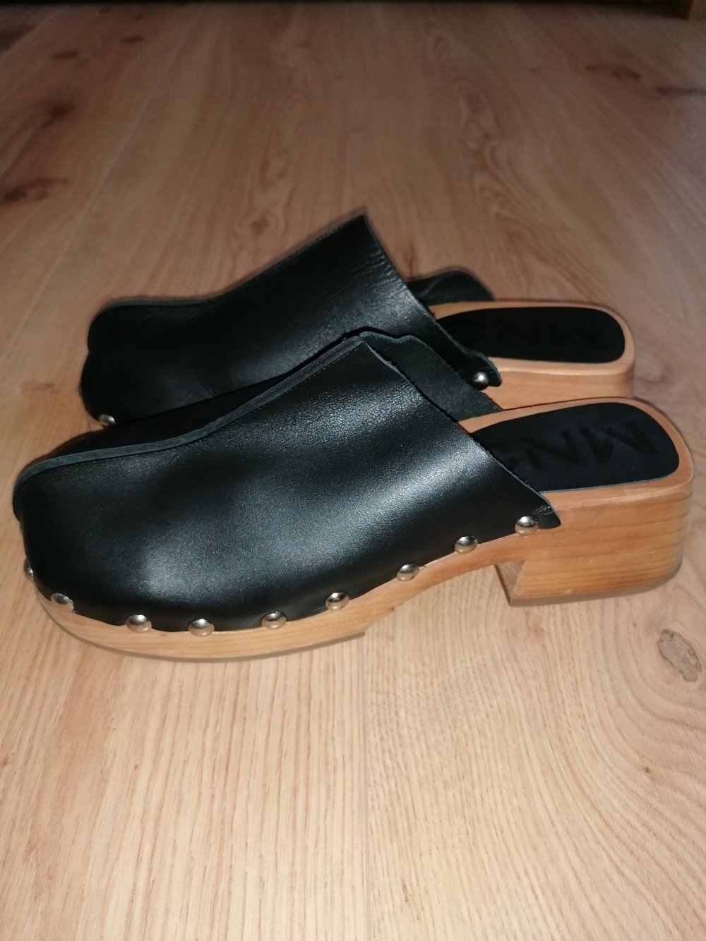 Mango MNG Damen Clogs Pantoletten Plateausohle Holzsohle Nieten Gr. 41