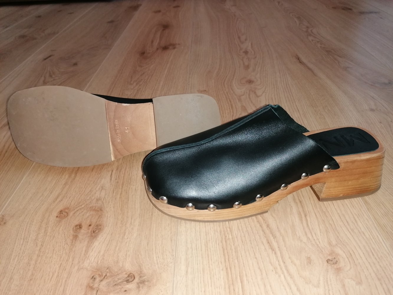 Mango MNG Damen Clogs Pantoletten Plateausohle Holzsohle Nieten Gr. 41