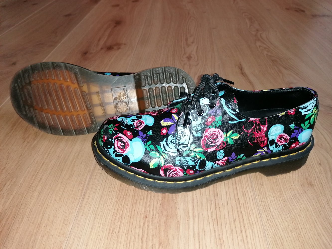 Dr. Martens Low Pascal Rose Skull Floral Damen Herren Halbschuhe Totenköpfe Blumen Gr. 41