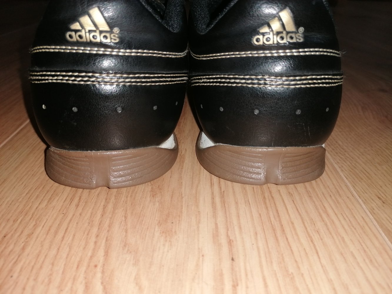 Adidas Questra Hallenschuhe Hallenfußballschuhe Fußballschuhe Gr. 40 2/3