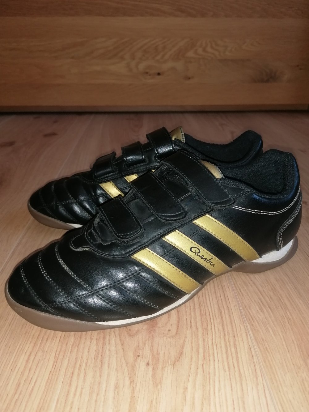 Adidas Questra Hallenschuhe Hallenfußballschuhe Fußballschuhe Gr. 40 2/3