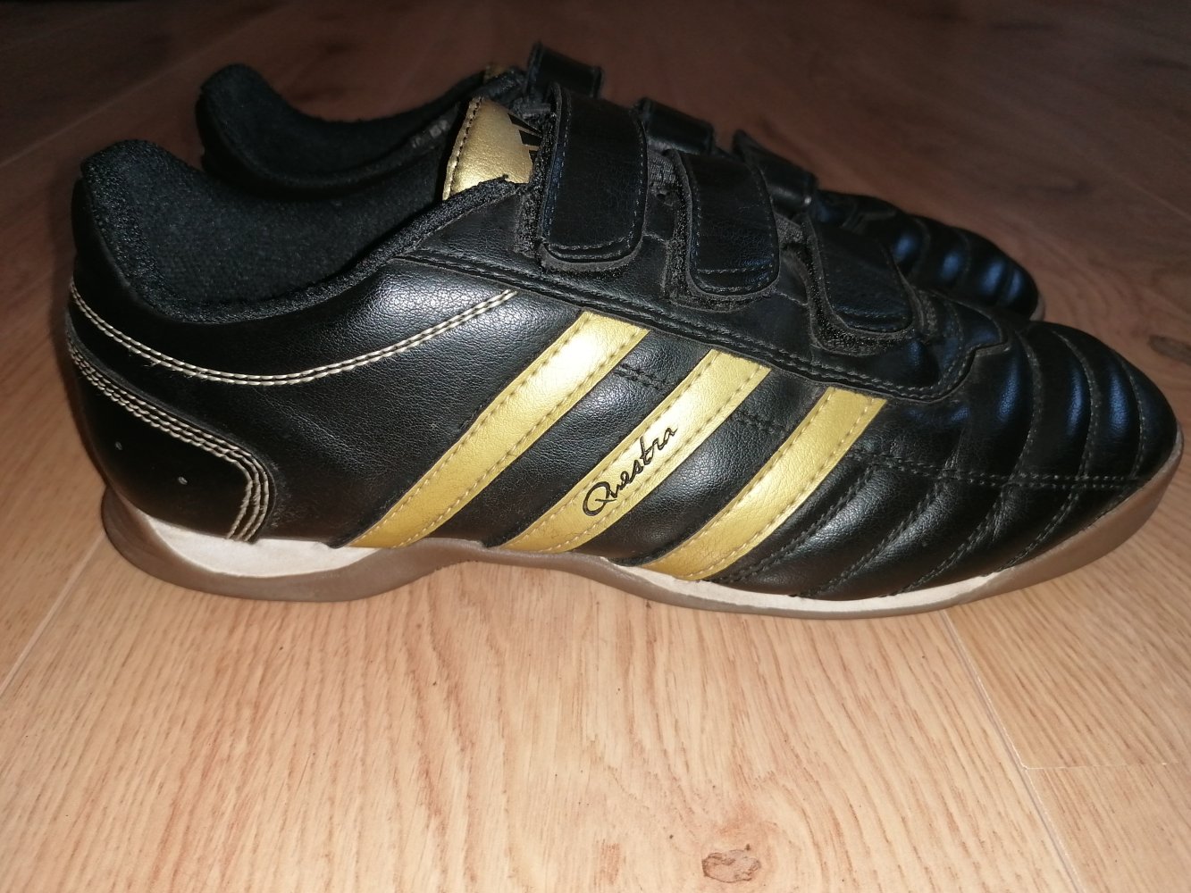 Adidas Questra Hallenschuhe Hallenfußballschuhe Fußballschuhe Gr. 40 2/3