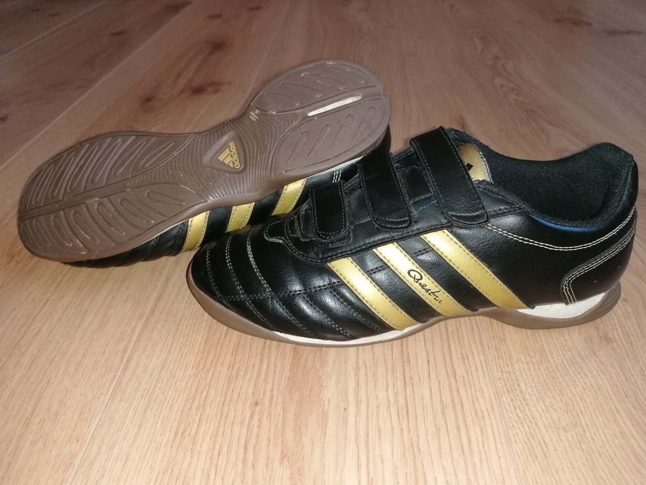 Adidas Questra Hallenschuhe Hallenfußballschuhe Fußballschuhe Gr. 40 2/3