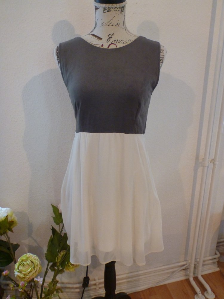 grau weißes Kleid mit Goldrand, Gr. S